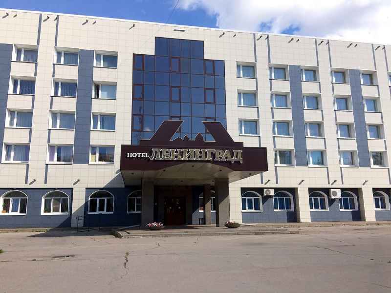 Вентфасад из керамогранита на гостинице Ленинград г. Череповец