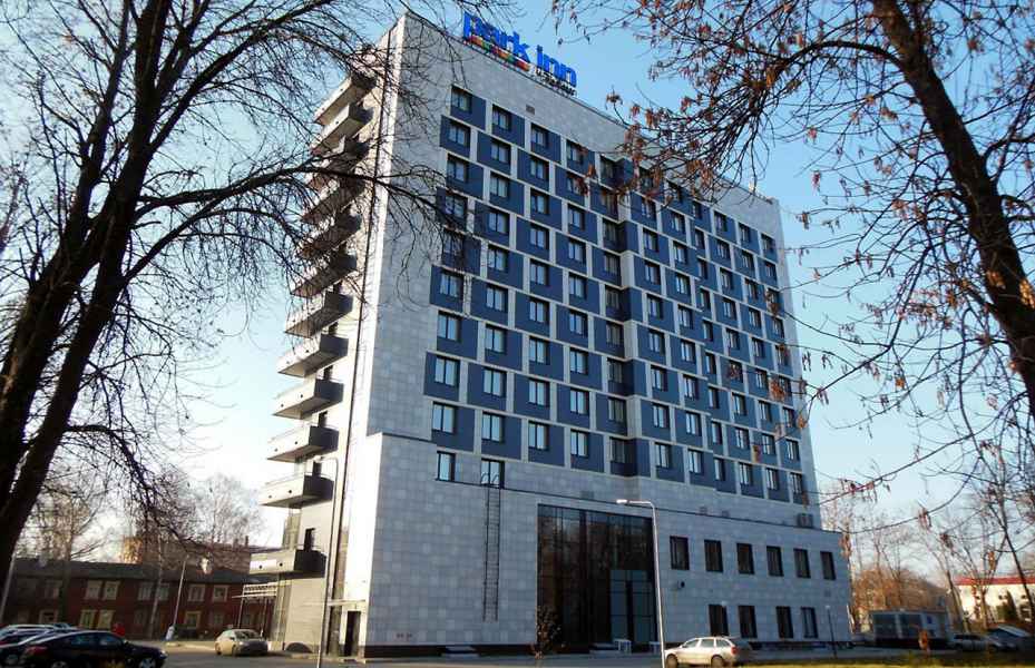 Вентфасад из керамогранита и линеарных панелей отель Park Inn by Radisson г. Ярославль